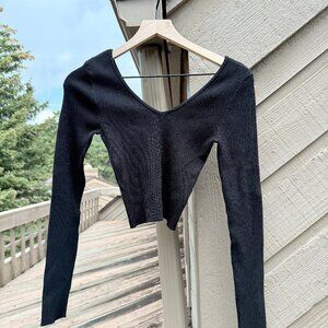 EUC Forever 21 Stetch, Deep-V, Long-Sleeve Cropped Top